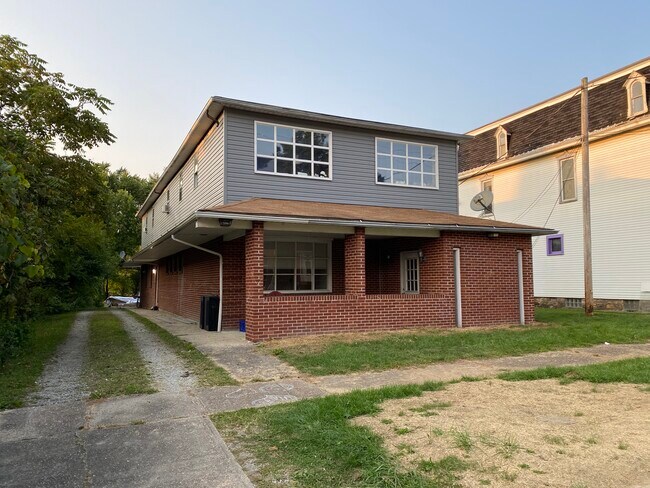 413 W Main St, Unit 2