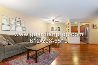 1034 Cleveland Ave S in St. Paul, MN - Building Photo - Building Photo