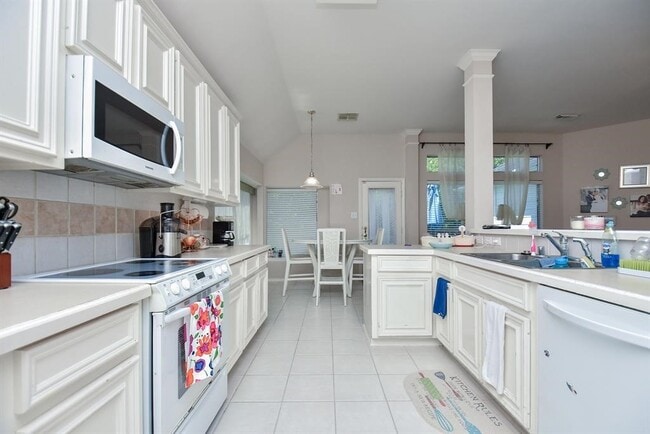 property at 3606 Chesapeake Ct