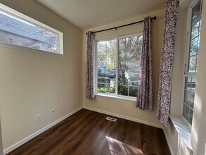 1114 SE Tamora Ave in Hillsboro, OR - Building Photo - Building Photo