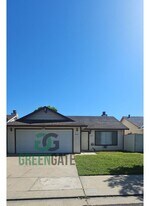 2024 Amsterdam Ln in Modesto, CA - Building Photo
