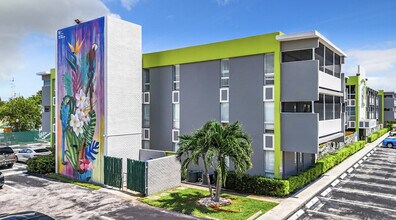 1401 SE 15th St, Unit SI ID1224102P in Fort Lauderdale, FL - Foto de edificio - Building Photo