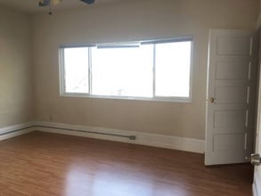 3834 Market St in Oakland, CA - Foto de edificio - Building Photo