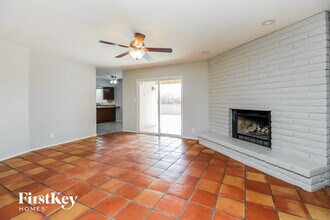 1416 N 61st St in Mesa, AZ - Foto de edificio - Building Photo