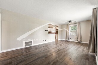 1735 W Burlington Pl in Denver, CO - Building Photo - Building Photo