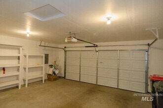 711 W Ramsbrook St in Meridian, ID - Building Photo - Building Photo