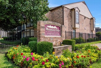 Mountain Ridge in Dallas, TX - Foto de edificio - Building Photo