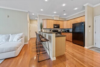 1 King Philip Dr in West Hartford, CT - Building Photo - Building Photo