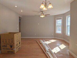 16 Bowen Ave, Unit 1A in Medford, MA - Building Photo - Building Photo