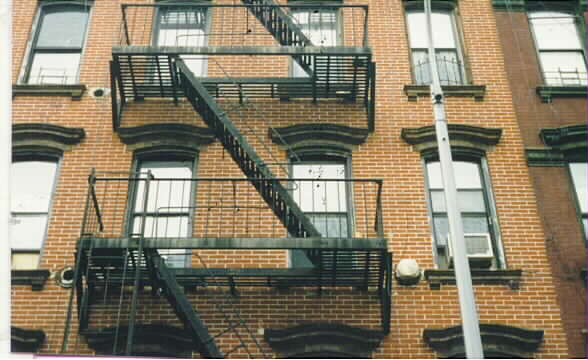 136 Orchard St in New York, NY - Building Photo - Building Photo