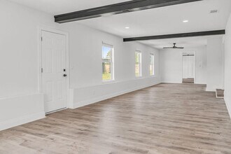 2115 Stallion Rd in Gonzalez, FL - Building Photo - Building Photo