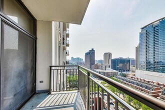 1322 S Prairie Ave in Chicago, IL - Building Photo - Building Photo
