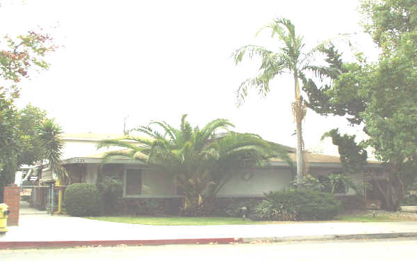 228 W Lemon Ave in Monrovia, CA - Building Photo - Building Photo