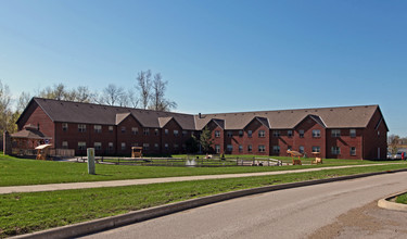 Ridgeview Terrace in Ashtabula, OH - Foto de edificio - Building Photo