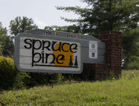 Spruce Pines Apartments in Landrum, SC - Foto de edificio - Building Photo