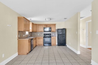 5151 St Anthony Ave in New Orleans, LA - Foto de edificio - Building Photo