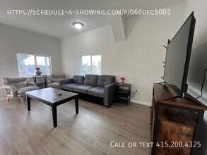 2206 E 24th St in Oakland, CA - Building Photo - Building Photo