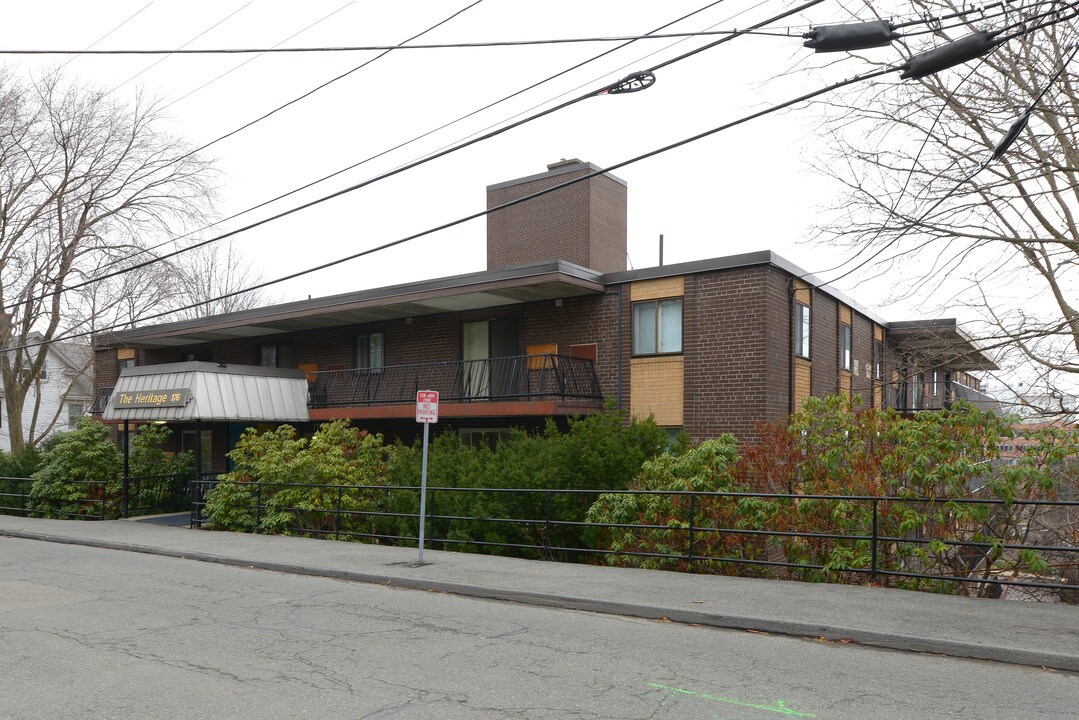 The Heritage in Quincy, MA - Foto de edificio