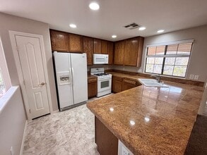 7285 Sheared Cliff Ln in Las Vegas, NV - Building Photo - Building Photo