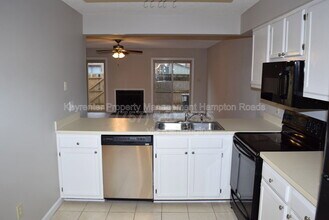 1412 Woodscape Ln in Virginia Beach, VA - Building Photo - Building Photo