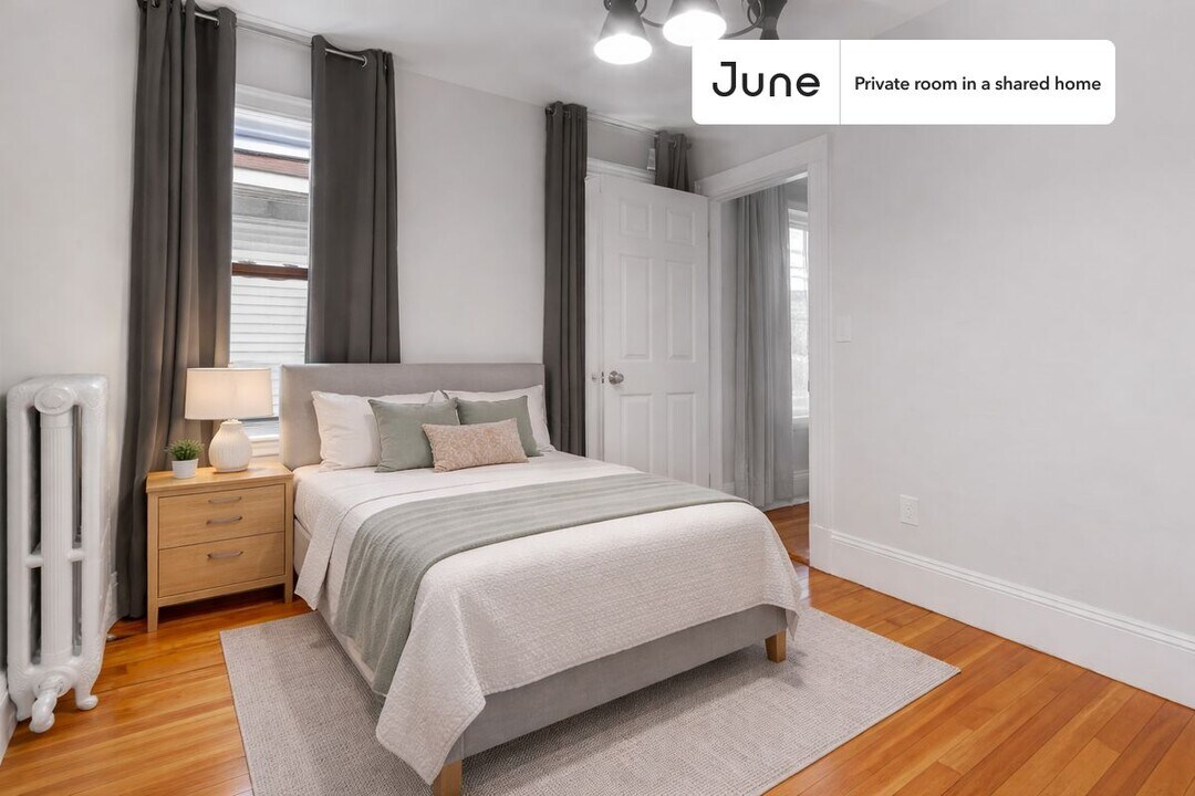 Room in Shared 4 bed/2 bath home, Unit D in Boston, MA - Building Photo