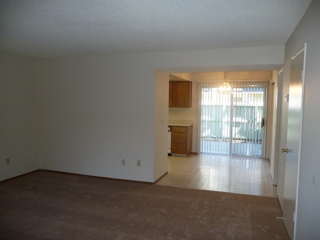 Pacific Heights Townhouse Apartments in Fairfield, CA - Foto de edificio - Building Photo