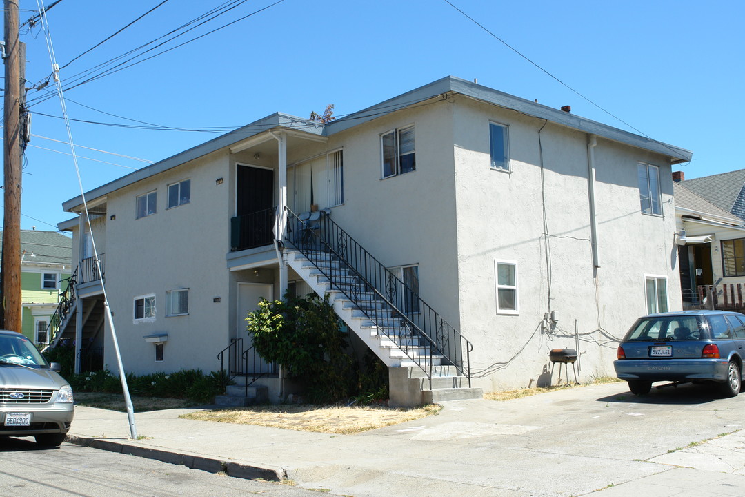 5664-5670 Gaskill St in Oakland, CA - Building Photo