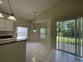 7237 SE Seagate Ln in Stuart, FL - Building Photo - Building Photo