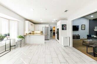 5526 75th St in Lubbock, TX - Foto de edificio - Building Photo