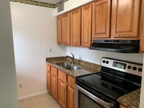 2908 Clark Rd, Unit 2 in Sarasota, FL - Building Photo - Building Photo