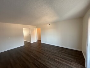 2680 Atlantic St-Unit -#3 in Las Vegas, NV - Building Photo - Building Photo