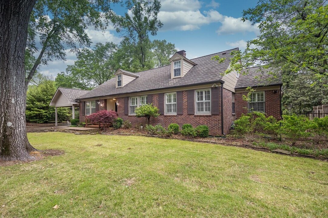60 Eastland Dr in Memphis, TN - Building Photo