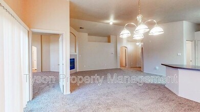 9005 Hidden Spring Ave SW in Albuquerque, NM - Building Photo - Building Photo