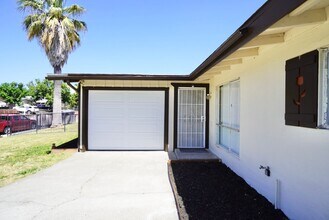 3812 Floral Dr in North Highlands, CA - Building Photo - Building Photo