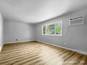 5358 Raymond Ave in Mounds View, MN - Building Photo - Building Photo