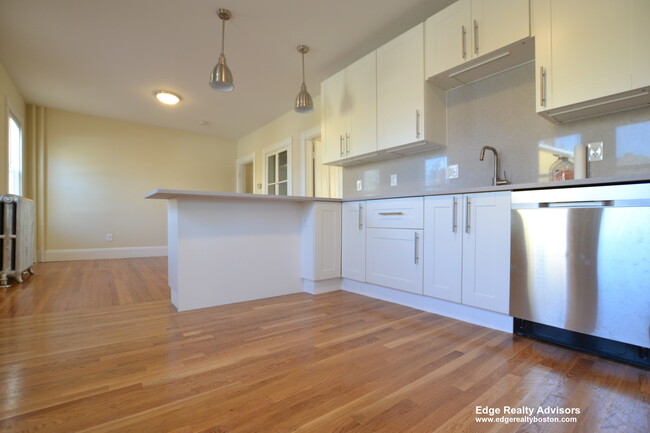 58 Dustin St, Unit 1
