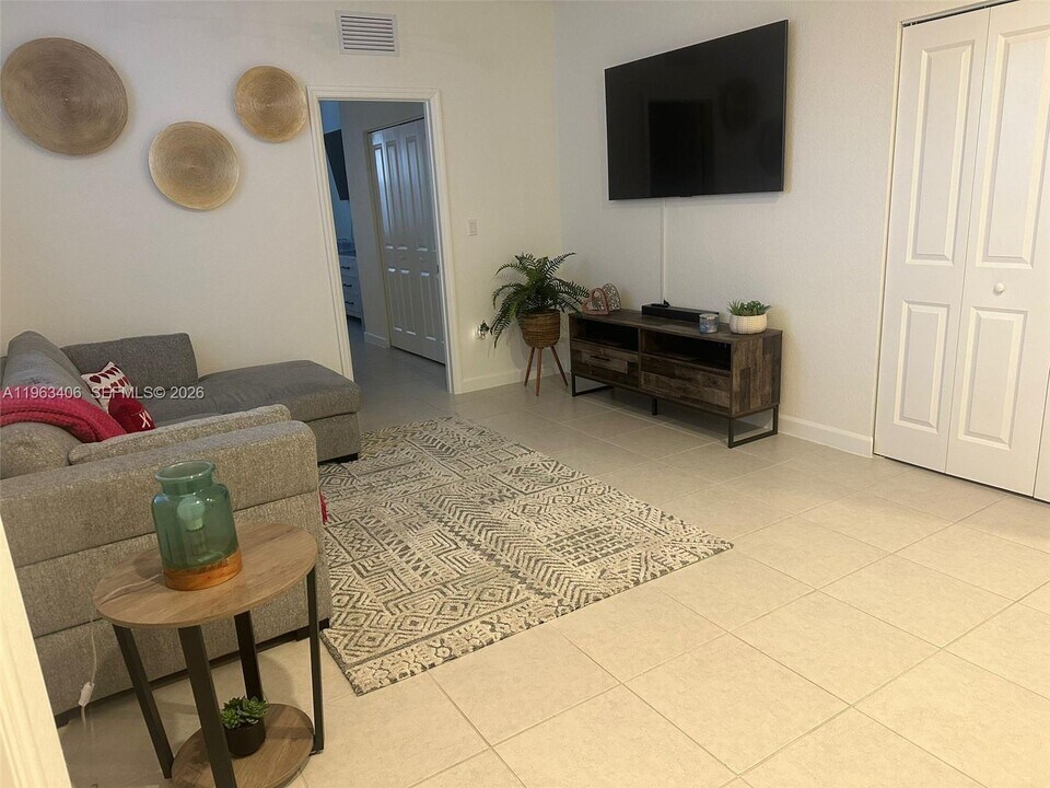 23393 SW 133rd Ave in Miami, FL - Building Photo