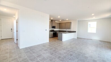 10005 Alpine Gold Wy in Sacramento, CA - Building Photo - Building Photo