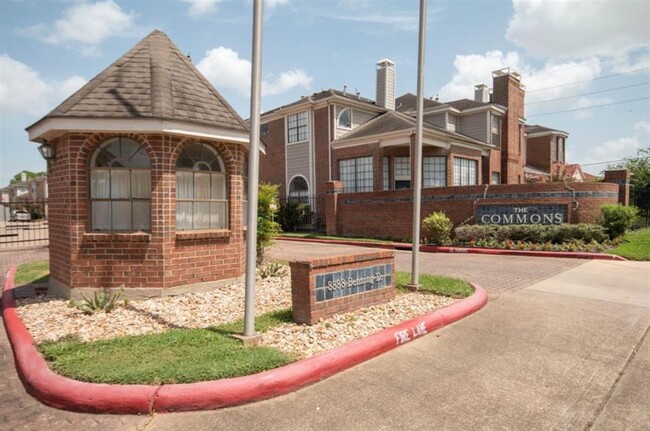 8888 Benning Dr in Houston, TX - Foto de edificio - Building Photo