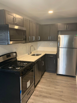 264 E Cliveden St in Philadelphia, PA - Building Photo