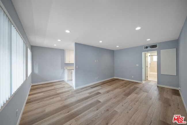 property at 1116 San Rafael Ave
