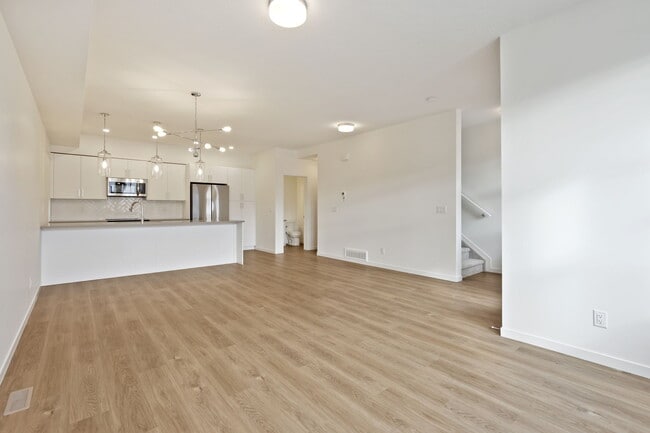 61 S Pt Mnr SW in Airdrie, AB - Building Photo - Building Photo