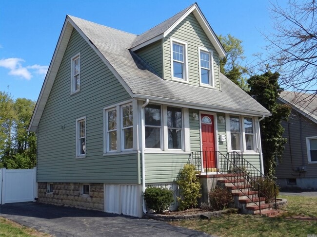 property at 55 Cooper St