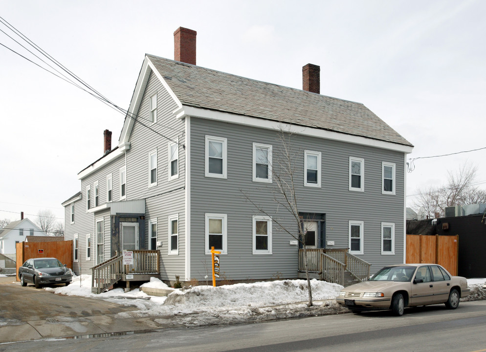 35 High St in Danvers, MA - Foto de edificio