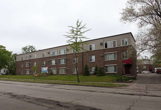 Remmington Campus Apartments in Minneapolis, MN - Building Photo - Building Photo