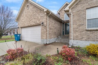 175 Hannah Way in Shepherdsville, KY - Building Photo - Building Photo