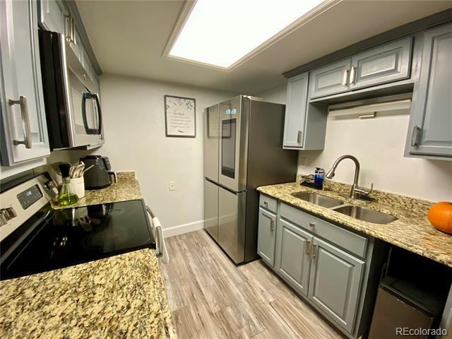 8555 Fairmount Dr in Denver, CO - Building Photo - Building Photo