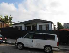 230 4th Ave in Venice, CA - Building Photo - Building Photo