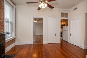 215 E University Ave in Cincinnati, OH - Foto de edificio - Building Photo