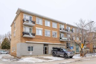 503 23E Av in Montréal, QC - Building Photo